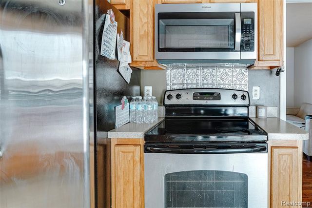 32429 Hazelwood Avenue, Westland, MI 48186