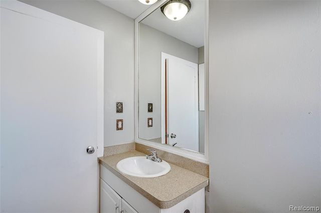 32429 Hazelwood Avenue, Westland, MI 48186