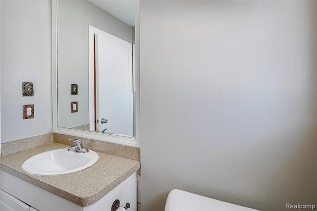 32429 Hazelwood Avenue, Westland, MI 48186