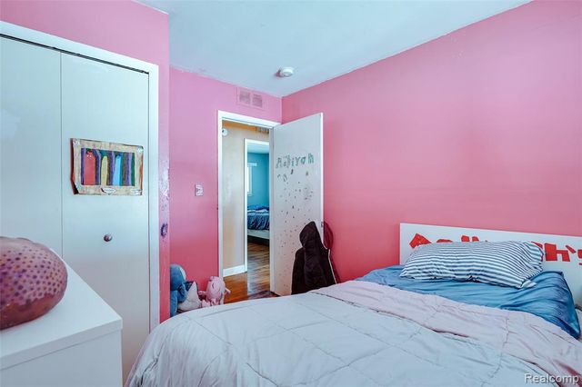 32429 Hazelwood Avenue, Westland, MI 48186