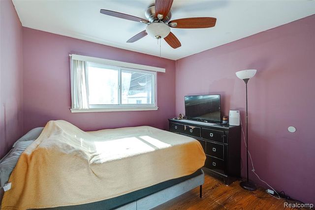 32429 Hazelwood Avenue, Westland, MI 48186