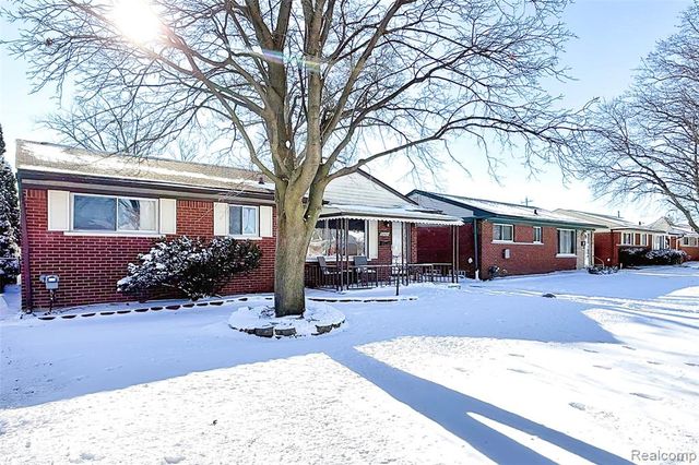 32429 Hazelwood Avenue, Westland, MI 48186