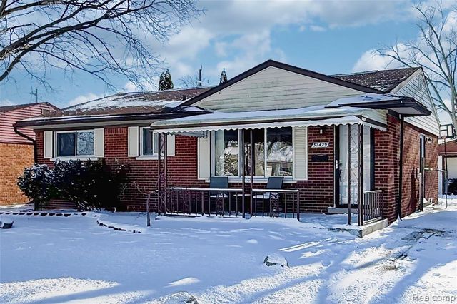 32429 Hazelwood Avenue, Westland, MI 48186