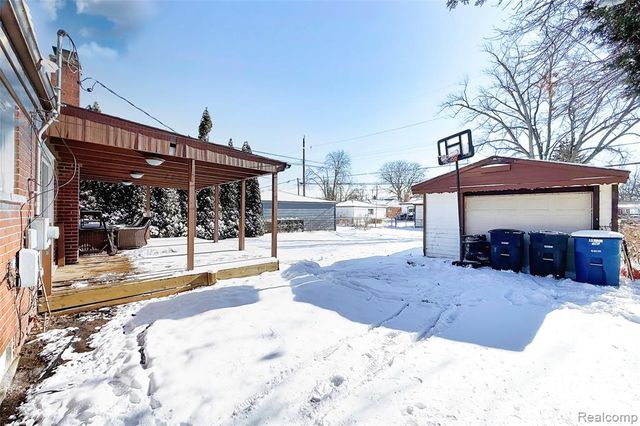 32429 Hazelwood Avenue, Westland, MI 48186