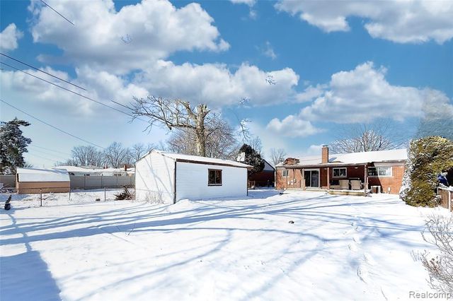 32429 Hazelwood Avenue, Westland, MI 48186