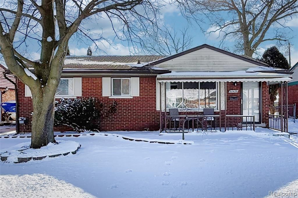 32429 Hazelwood Avenue, Westland, MI 48186