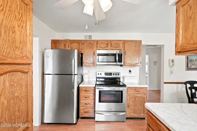 56 Dorset Road, Manchester, NJ 08759