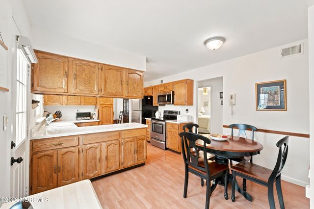 56 Dorset Road, Manchester, NJ 08759