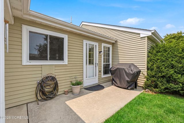 56 Dorset Road, Manchester, NJ 08759