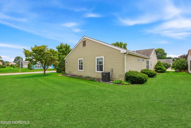 56 Dorset Road, Manchester, NJ 08759