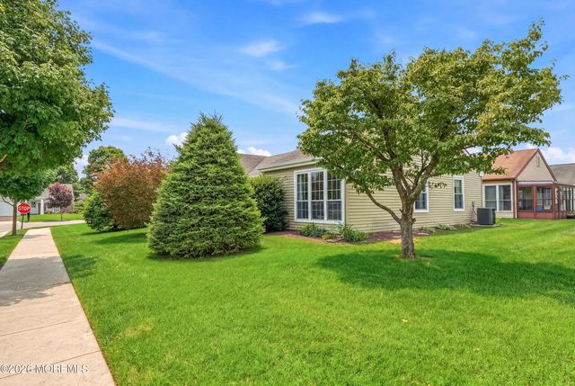 56 Dorset Road, Manchester, NJ 08759