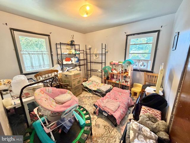 130 KINSMAN RD, Florence, NJ 08518