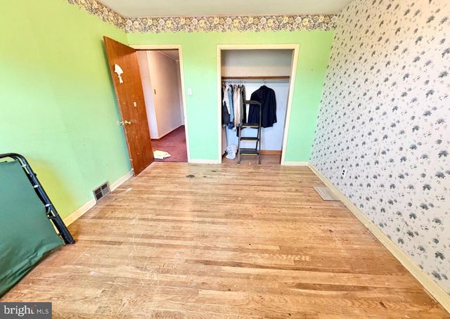 130 KINSMAN RD, Florence, NJ 08518