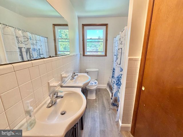 130 KINSMAN RD, Florence, NJ 08518