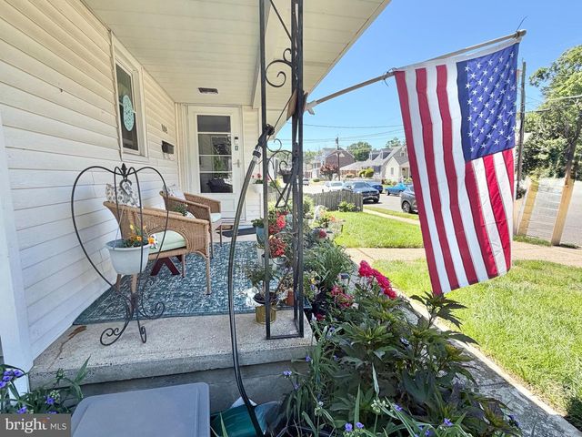 130 KINSMAN RD, Florence, NJ 08518