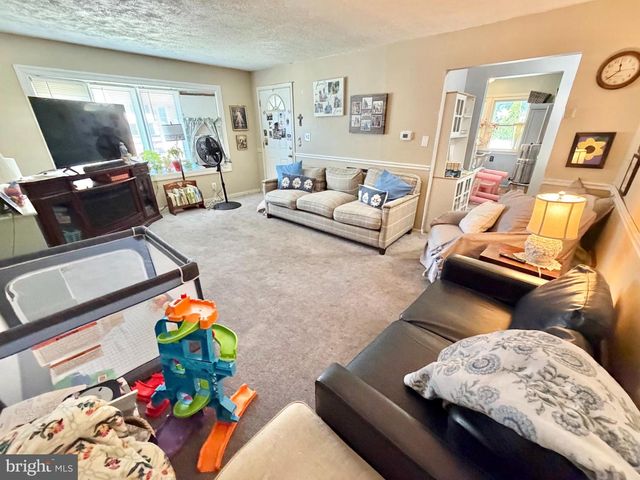 130 KINSMAN RD, Florence, NJ 08518