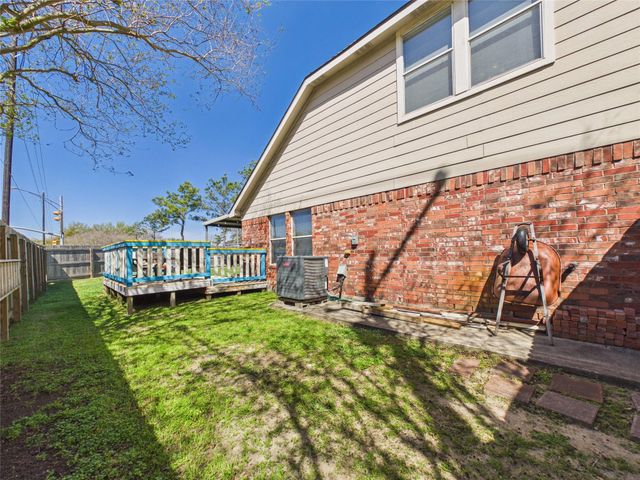 2909 San Marcos Drive, Deer Park, TX 77536