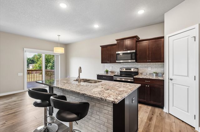 812 Pinehurst Way, Polk City, IA 50226