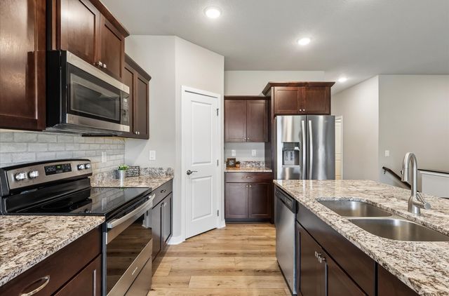 812 Pinehurst Way, Polk City, IA 50226