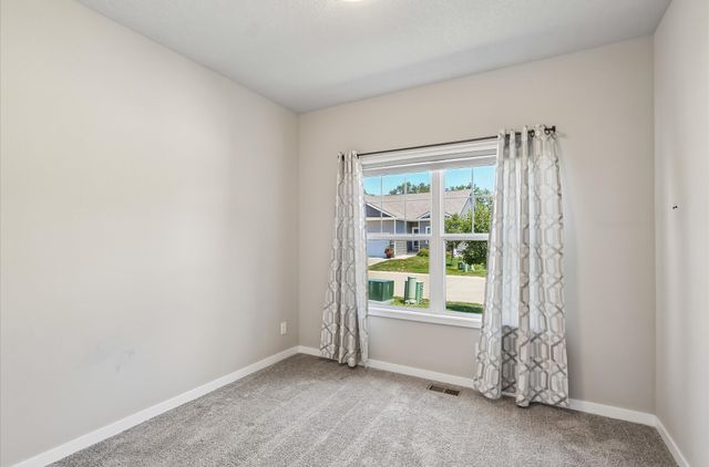 812 Pinehurst Way, Polk City, IA 50226
