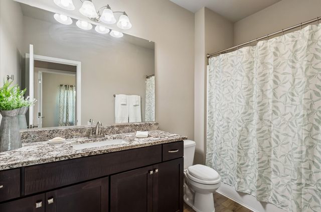 812 Pinehurst Way, Polk City, IA 50226