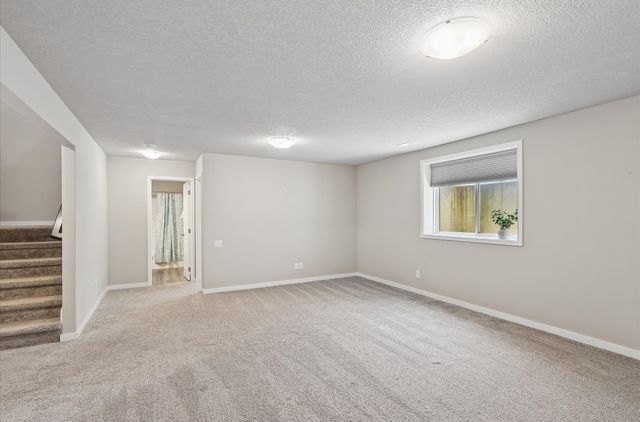 812 Pinehurst Way, Polk City, IA 50226
