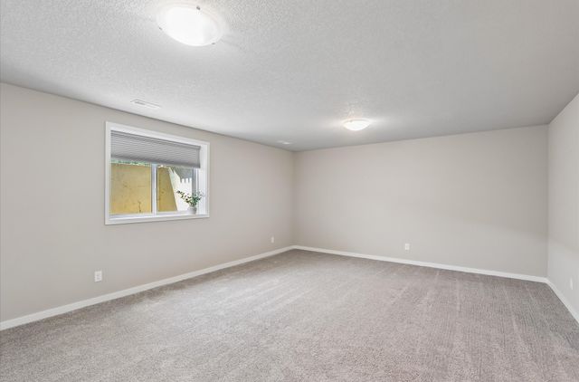 812 Pinehurst Way, Polk City, IA 50226