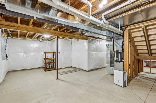 812 Pinehurst Way, Polk City, IA 50226