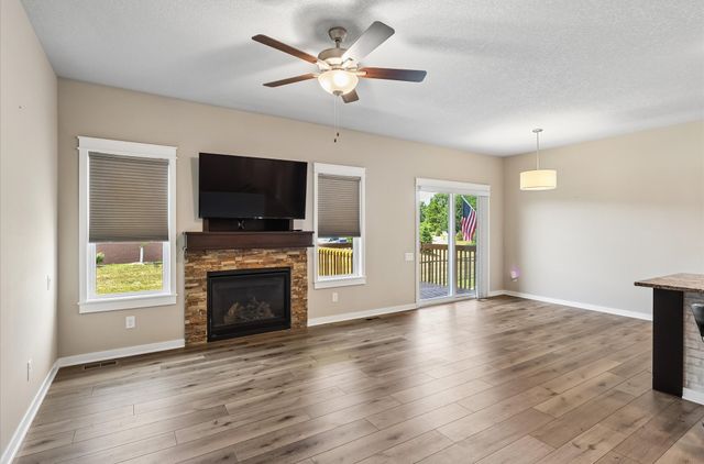 812 Pinehurst Way, Polk City, IA 50226