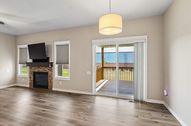 812 Pinehurst Way, Polk City, IA 50226