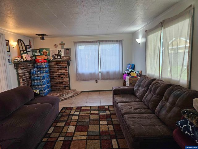 4747 Homer Rd NE, Salem, OR 97305