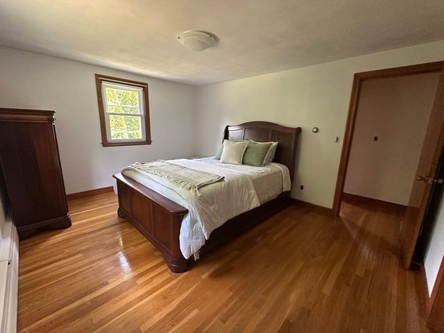 10 Cedar Ridge Drive, Bedford, MA 01730