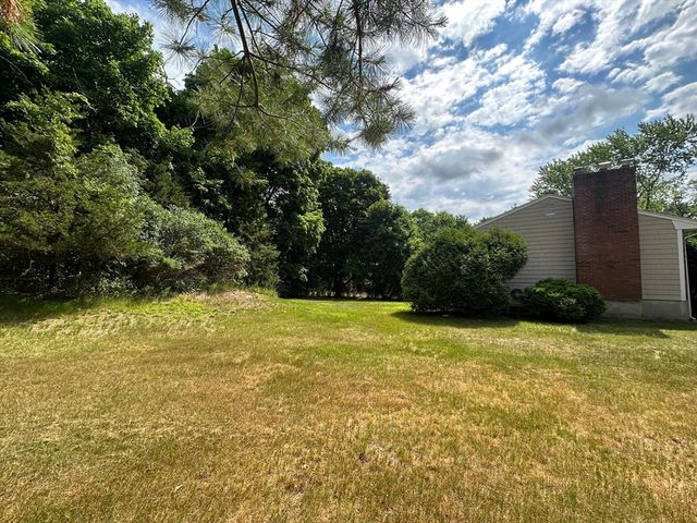 10 Cedar Ridge Drive, Bedford, MA 01730