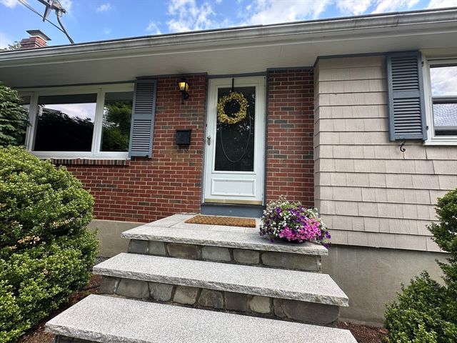 10 Cedar Ridge Drive, Bedford, MA 01730