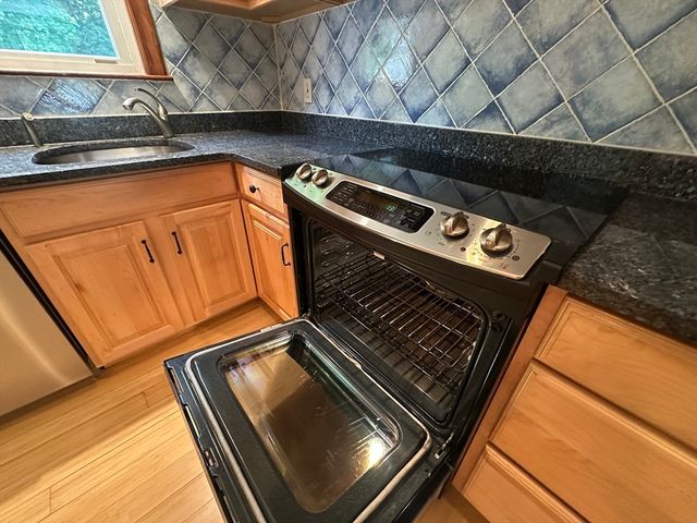 10 Cedar Ridge Drive, Bedford, MA 01730