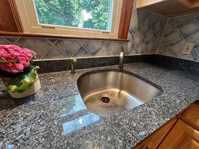10 Cedar Ridge Drive, Bedford, MA 01730