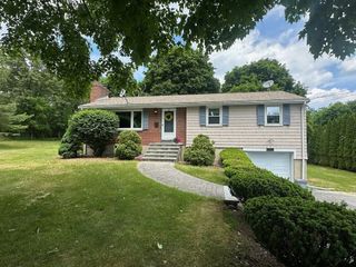 10 Cedar Ridge Drive, Bedford, MA 01730
