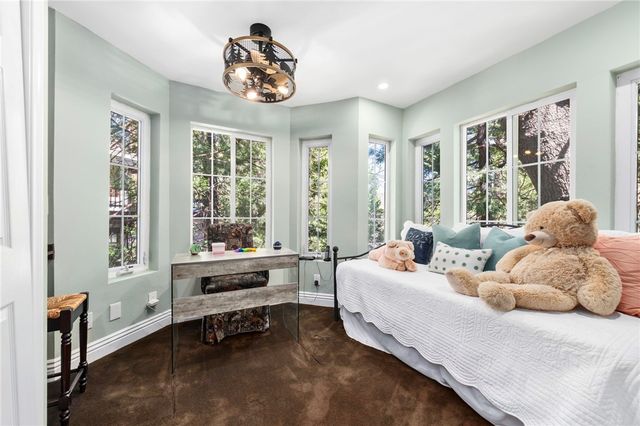 447 Bay View Drive, Lake Arrowhead, CA 92352