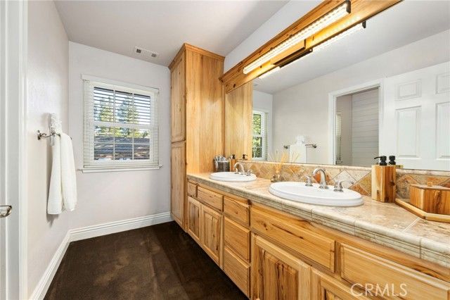 447 Bay View Drive, Lake Arrowhead, CA 92352