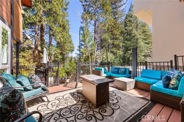 447 Bay View Drive, Lake Arrowhead, CA 92352