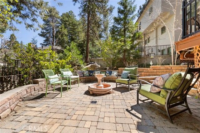 447 Bay View Drive, Lake Arrowhead, CA 92352