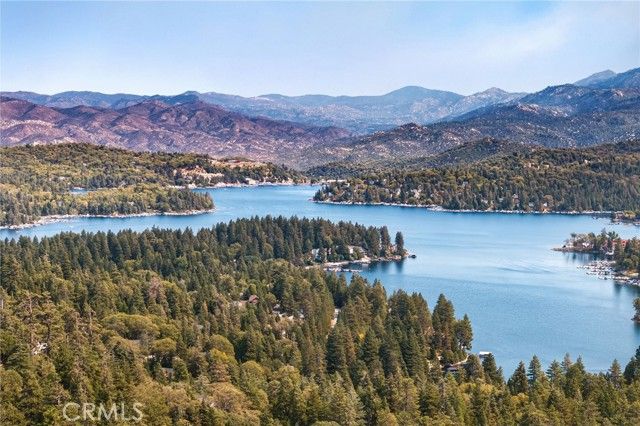 447 Bay View Drive, Lake Arrowhead, CA 92352
