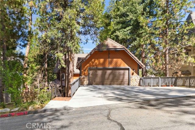 447 Bay View Drive, Lake Arrowhead, CA 92352