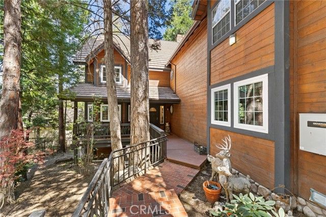 447 Bay View Drive, Lake Arrowhead, CA 92352