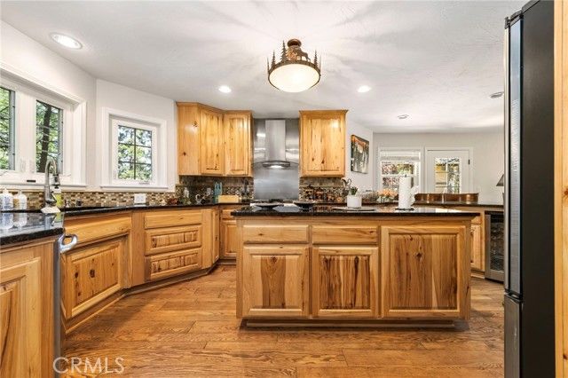 447 Bay View Drive, Lake Arrowhead, CA 92352