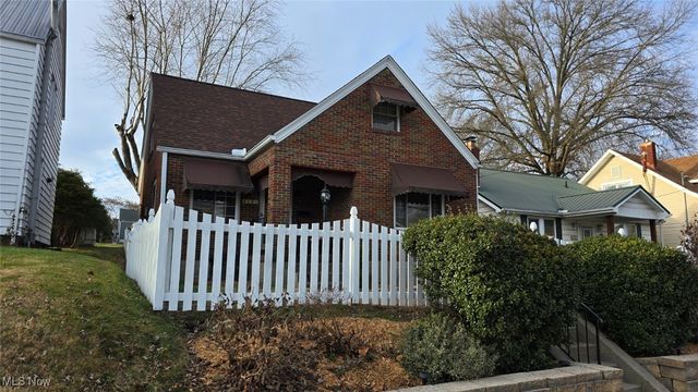 2325 Broad Street, Parkersburg, WV 26101