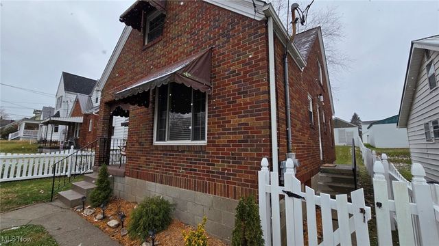 2325 Broad Street, Parkersburg, WV 26101