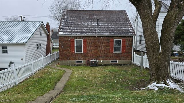 2325 Broad Street, Parkersburg, WV 26101