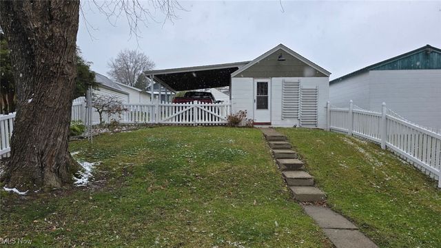 2325 Broad Street, Parkersburg, WV 26101