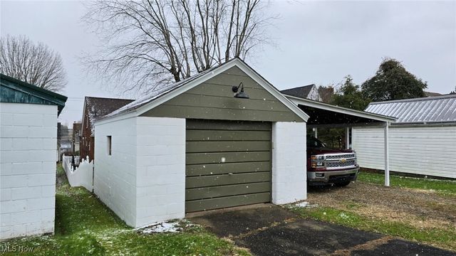 2325 Broad Street, Parkersburg, WV 26101